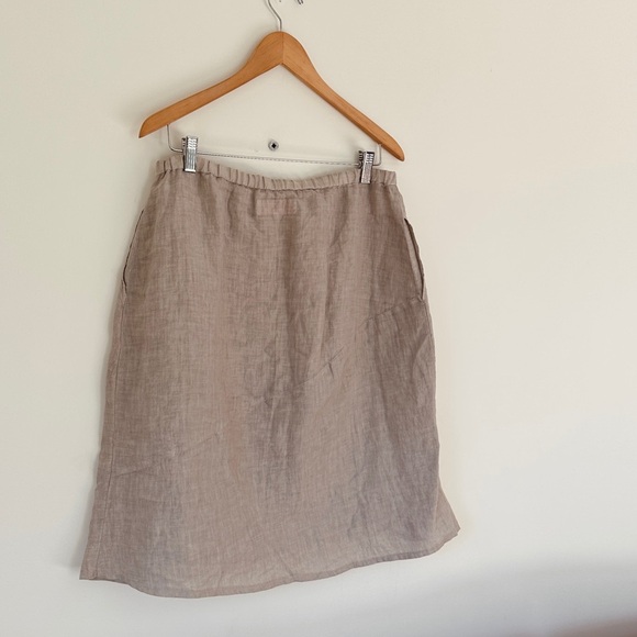 Vintage Linen midi skirt  - made in France - classic style - size L - Picture 2 of 5
